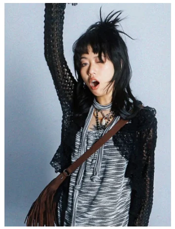 Женский винтажный кардиган с вырезами черный трикотажный в стиле панк защитой от