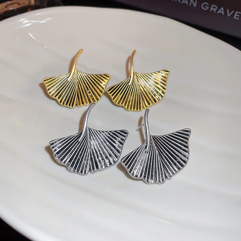 

Minar Retro Gold Silver Color Metallic Folium Ginkgo Drop Earrings for Women Lady Sector Leaf Statement Earring Casual Jewelry