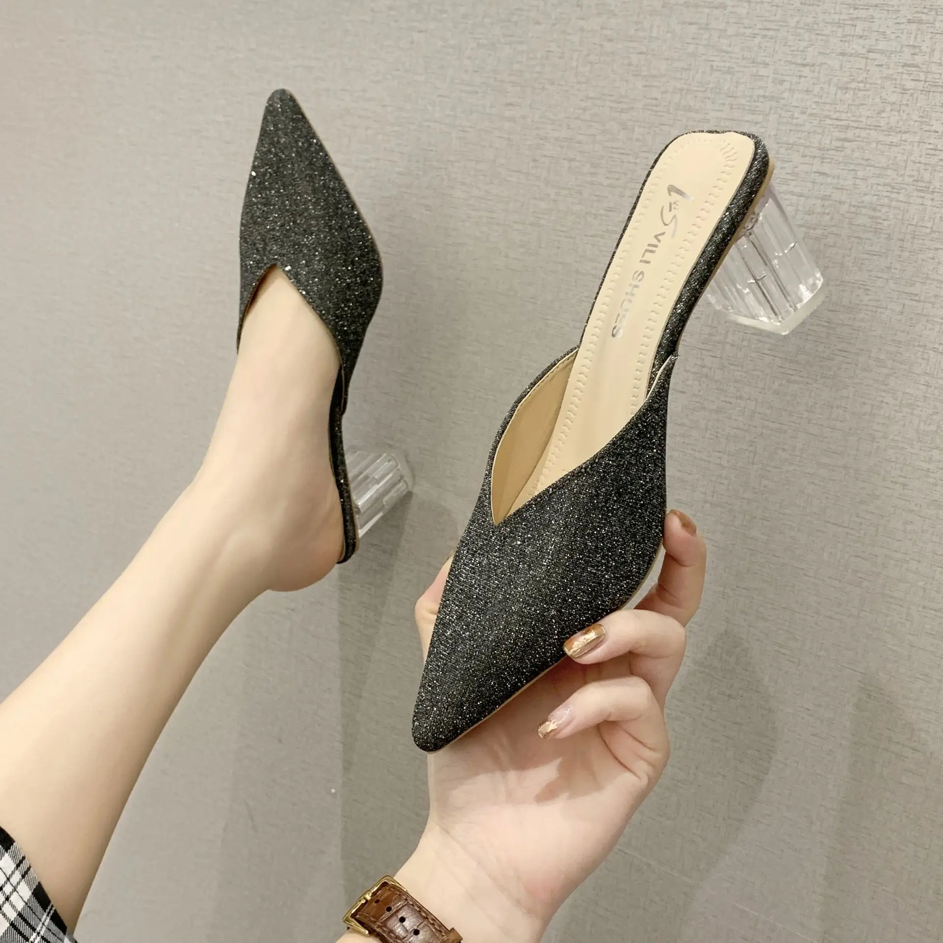 

Summer 2022 New Korean Version Baotou Half Drag Women's Thick Heel Pointed Toe Sequins Fashion Crystal Heels Women's Sandals