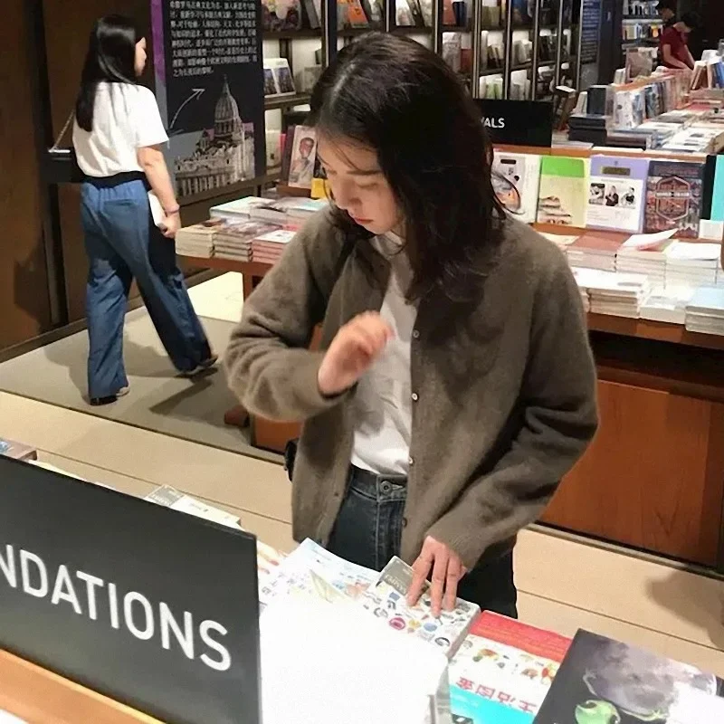 Универсальный вязаный топ женский однотонный свитер с круглым вырезом свободная