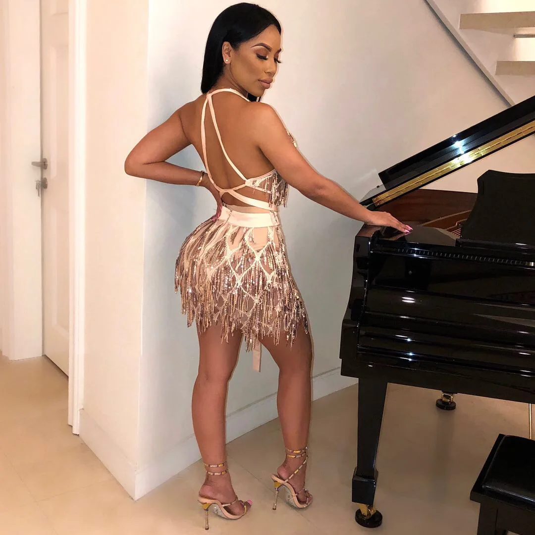 Летний женский костюм с блестками соблазнительный короткий топ на бретельках и