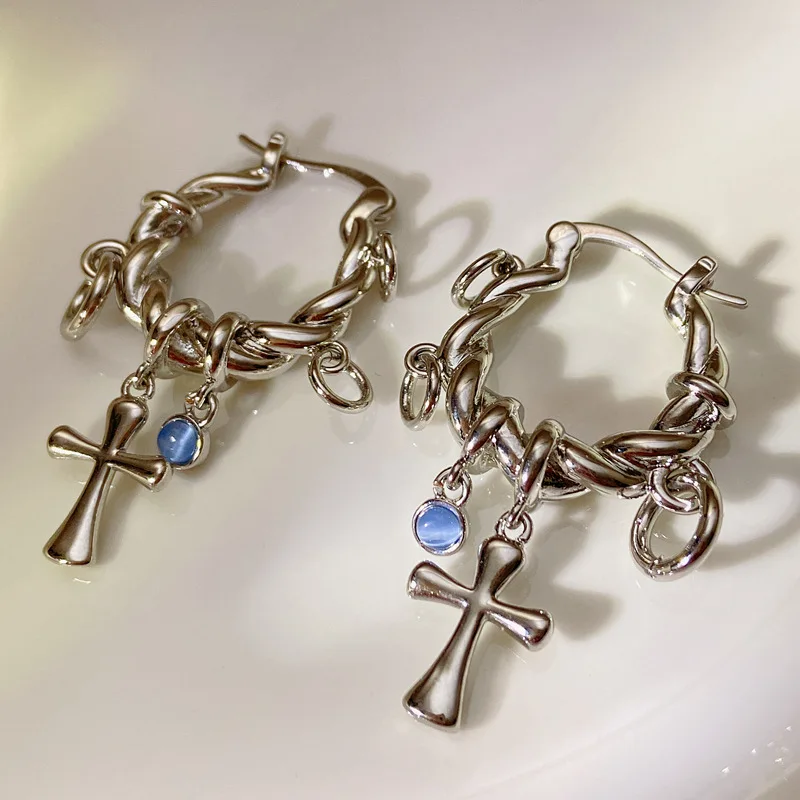 

Классические женские серьги в европейском и американском стиле с подвеской-крестом и металлическим кольцом
