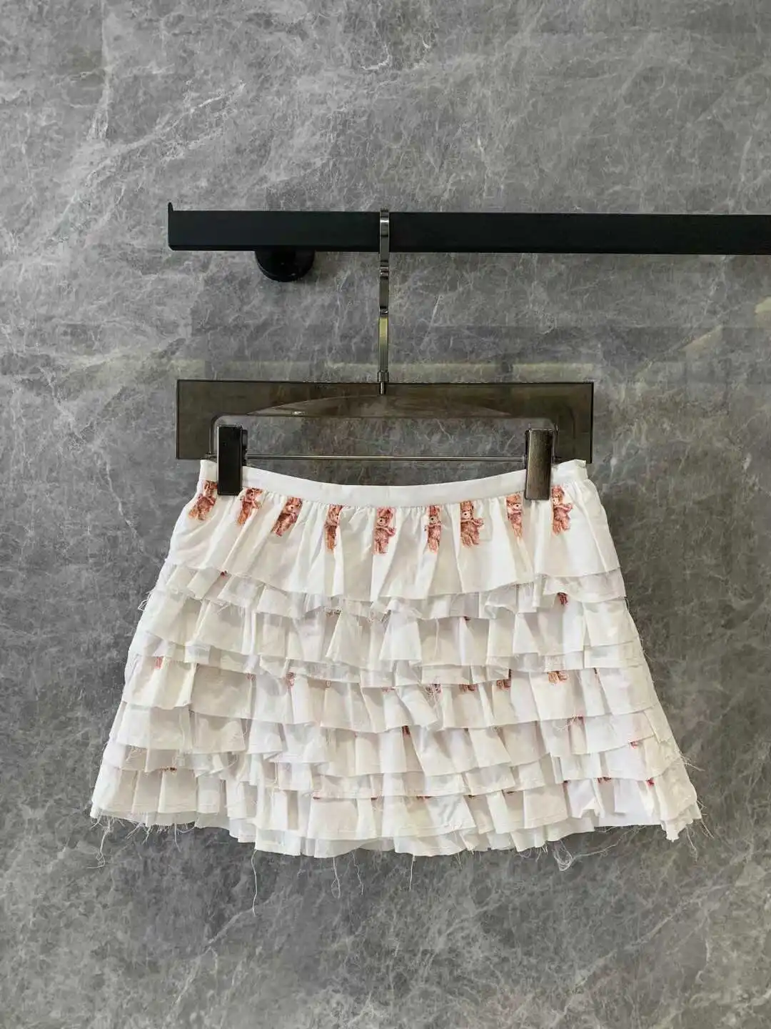 2024 Spring and Summer New Set Women Bear Sleeveless Vest Top + High Waist Wooden Ear Short dress Cake Skirt |