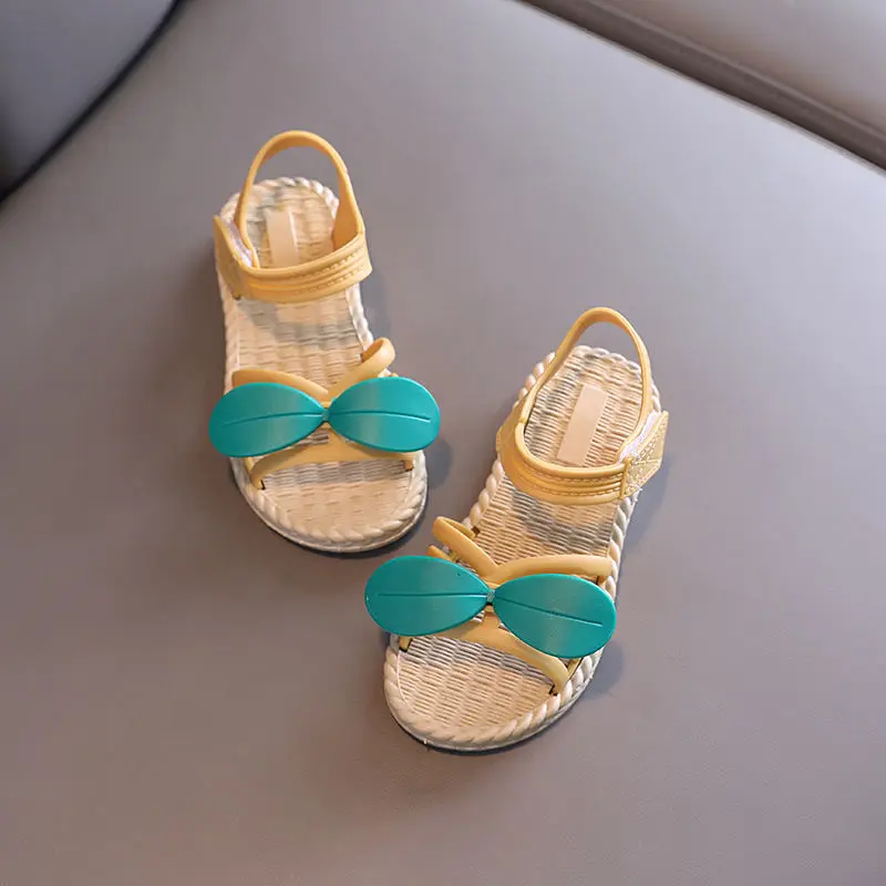 

Toddler Girl Shoes Sandals Summer 2022 New Medium and Large Girl Baby Princess Children Soft Bottom Anti-skid Lovely Beach Shoes