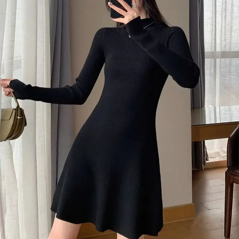 Новое осенне-зимнее вязаное платье-свитер женское облегающее платье с
