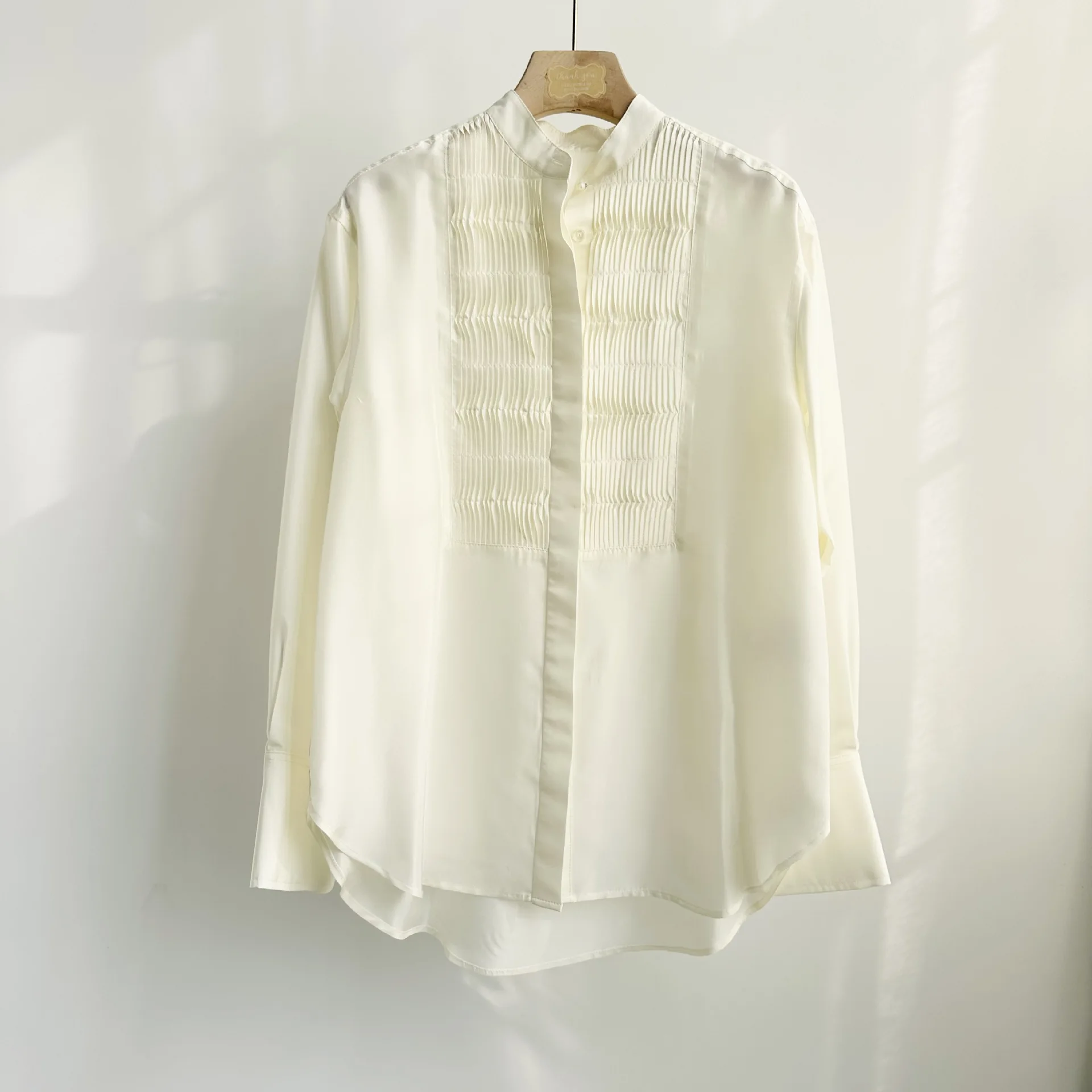 

2023 Mulberry Shirt Women's Design Sense Pearl Button Wave Pleats Loose Slimming Long-sleeved Shirt for Women
