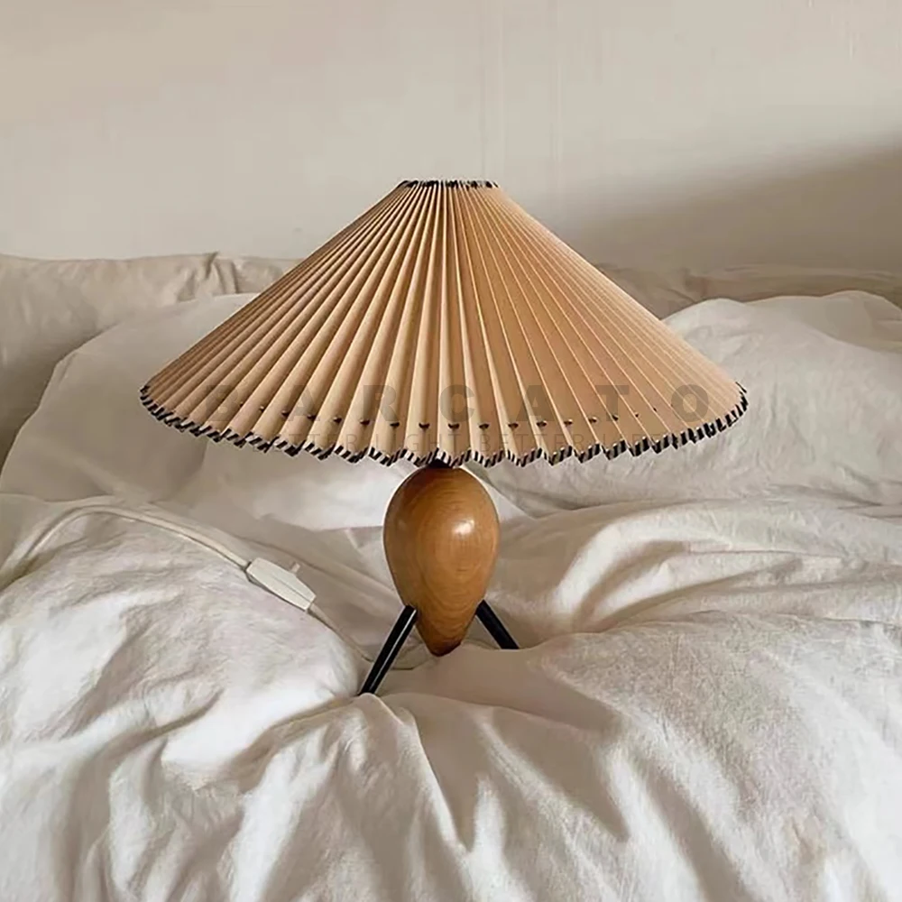 

Retro Wood Table Lamp LED E27 Atmosphere Decorative Art Desk Light Bedroom Bedside Lamp Nordic Designer Living Room Sofa Bedroom