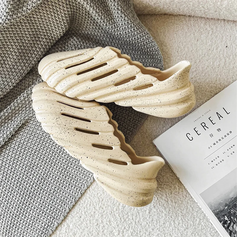 2022 Fashion New Women Summer Shoes Sandals Women's Holes Sandals Hollow Breathable Flip Flops men Outdoor Beach Slippers Shoes