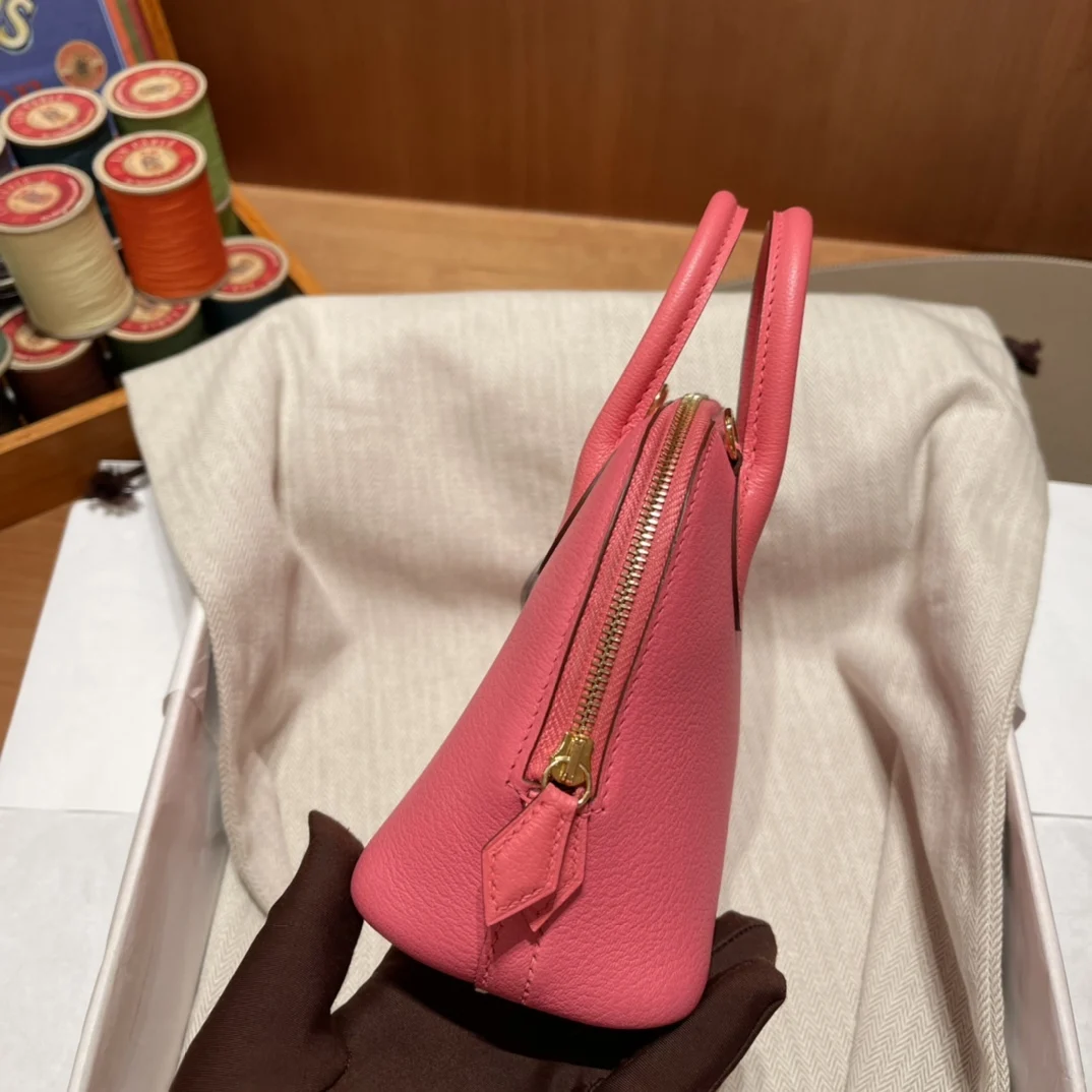 

Handcrafted 100% Goatskin Leather Women's Handbag Shell Bag