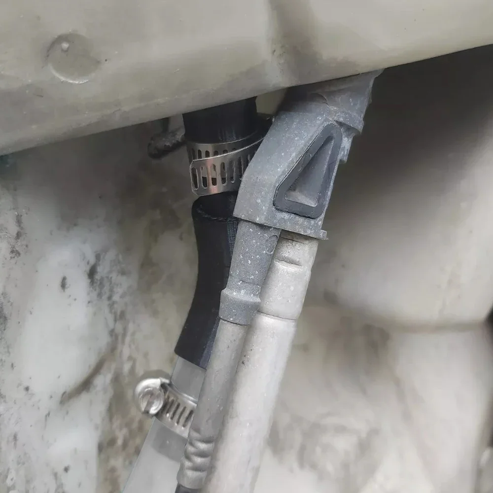 Дренажное устройство для защиты листьев от внешнего света с крышкой отверстия