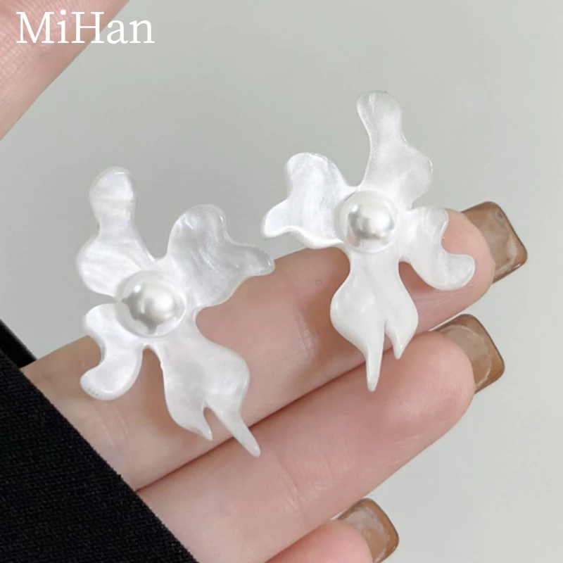 

Modern Jewelry 925 Silver Needle Resin Earrings Sweet Korean Temperament Simply Design Simulated Pearl Earring For Women Gifts