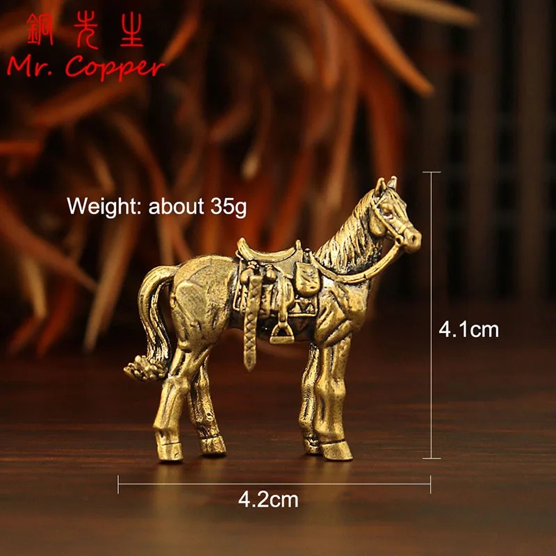 Медные фигурки лошадей