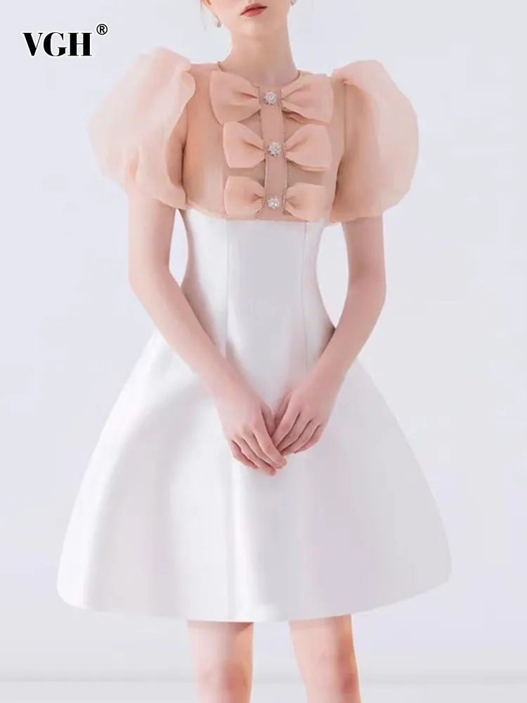 Женское ТРАПЕЦИЕВИДНОЕ платье с бантом круглым вырезом и пышными рукавами