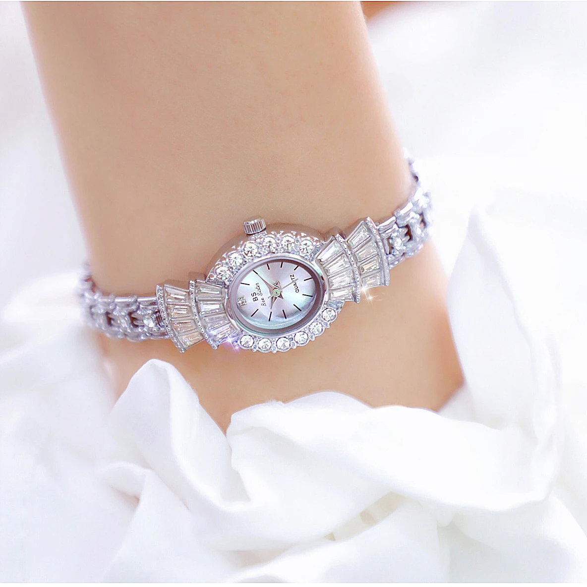 New Women Watches Diamond Bracelet Watch For Ladies Brand Luxury Female Wrist Watch Quartz Waterproof Clock Gifts Montre Femme