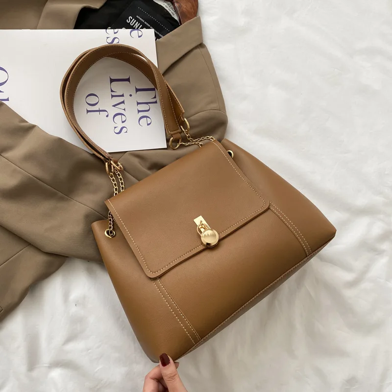 

Дамская трендовая вместительная сумка через плечо с цепочкой и замком, модная женская сумка-мессенджер с регулируемым ремешком для покупок...