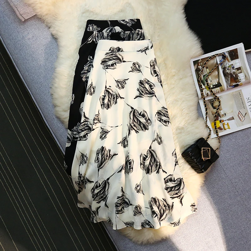 

Юбка женская трапециевидная средней длины с высокой талией и цветочным принтом