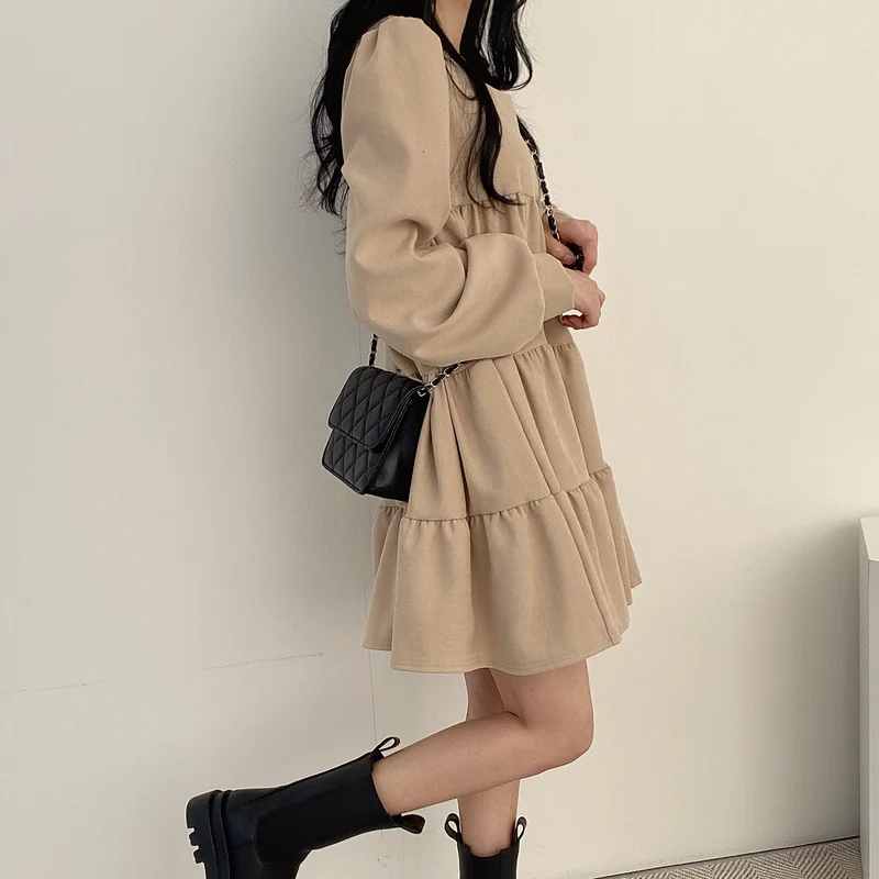 Женские платья с длинным рукавом однотонные нежные стильные платья-трапеции в