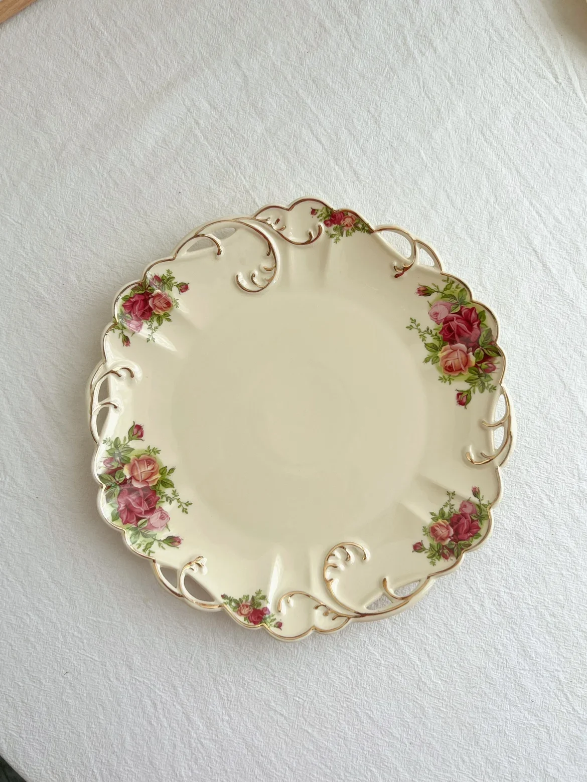 Полые розы серия ретро бежевый Дворцовый стиль керамическая тарелка двойная