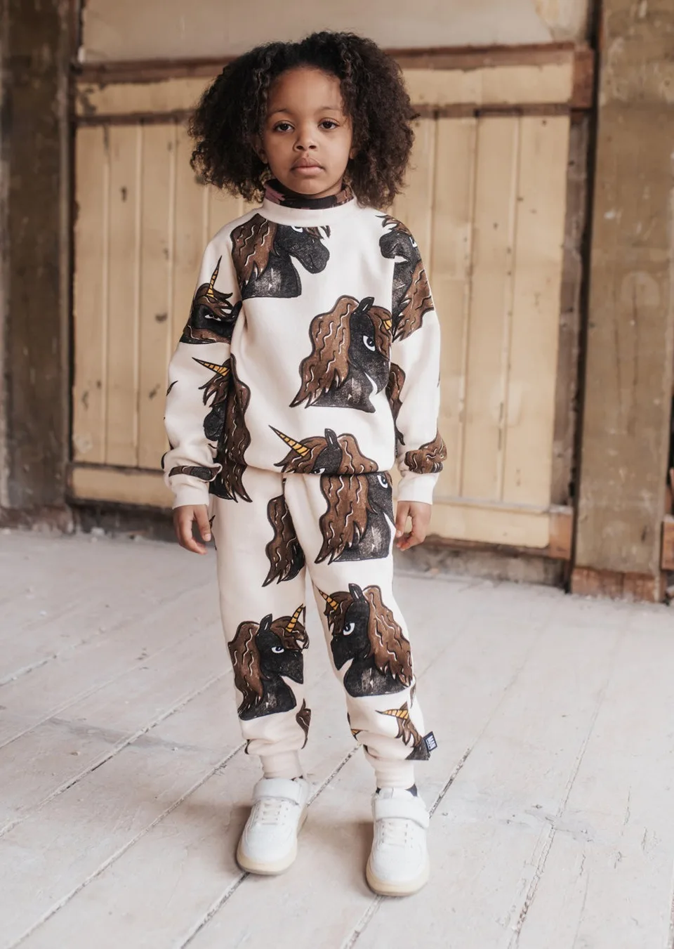 Детский комплект из Свитера и брюк с капюшоном