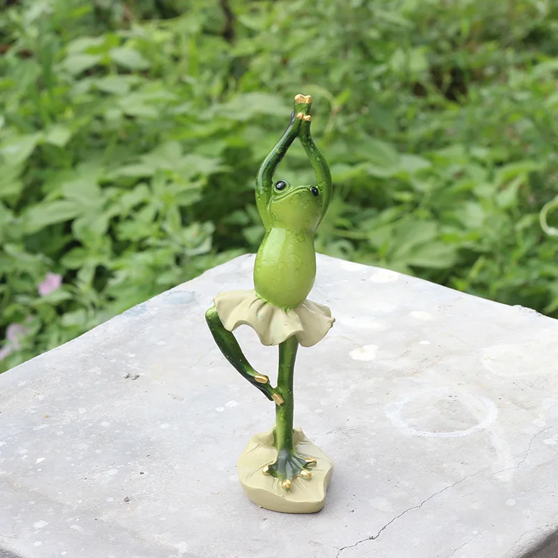 

Фигурка лягушки из смолы