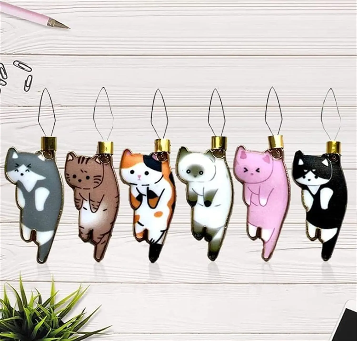 

Magnetic Cat Needle Threader Nanny Magnet for Embrodery Cross Stitch Insertion Tool Manual Needle Threader Sewing Tool