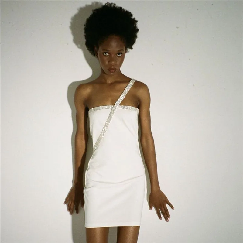 

Мини-платье на одно плечо, с вырезом-лодочкой