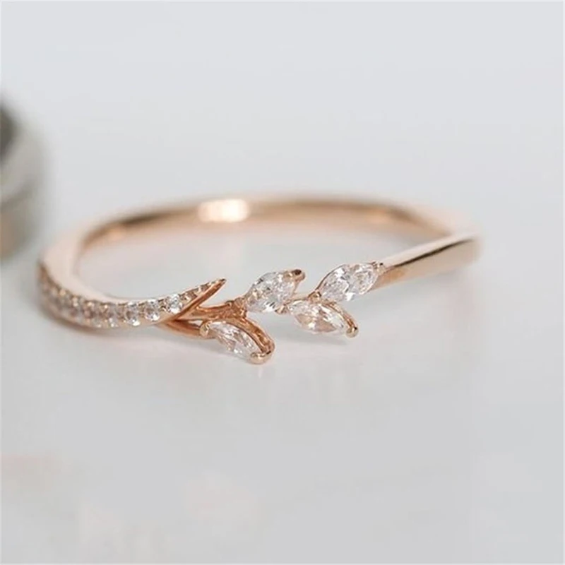 

Fashion Silver Color Leaves Ring For Women Wedding Party Delicate Finger Ring Inlay Crystal Cubic Zirconia Ring Party Jewelry