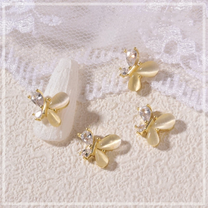 

Металлический 3d-дизайн для ногтей с цирконом