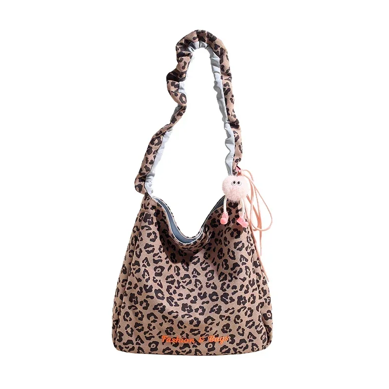 Женская сумка через плечо с реверсивной застежкой и леопардовым принтом