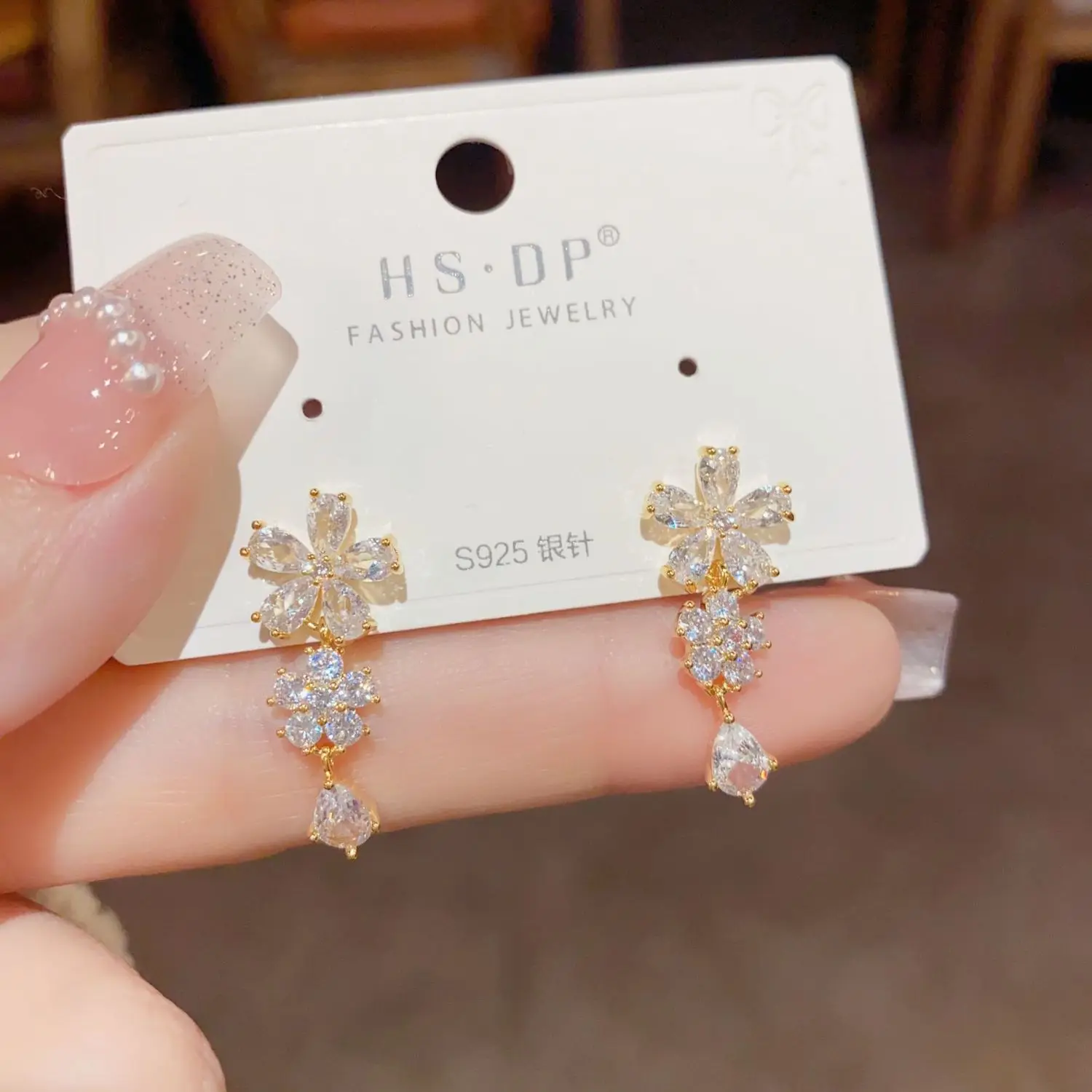 Популярные в Интернете изысканные модные темпераментные серьги с кисточками и