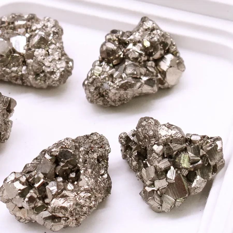 

Натуральный перуанский пирит, кристаллический куб, друза