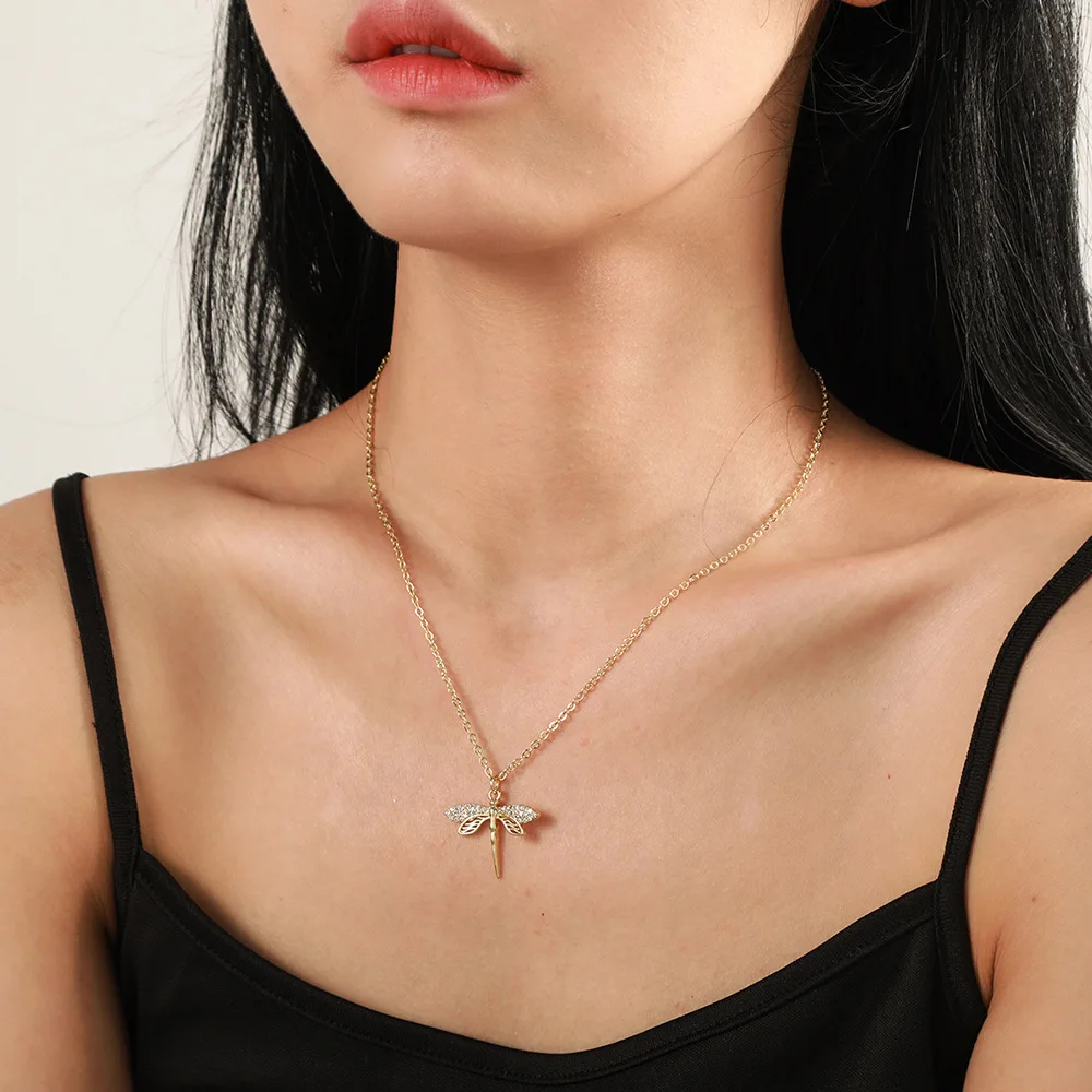 

Trendy Hollow Butterfly Necklace for Women Fashion Cubic ZirconiaAnimal Choker Necklaces Party Jewelry Accessories Gift
