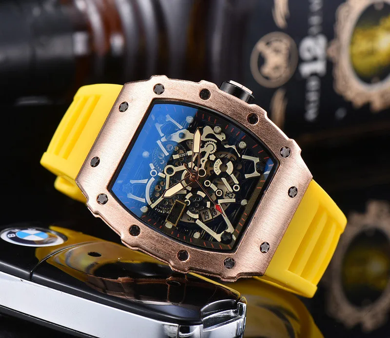 

2022 New Luxury Watch men and women Premium Diamond Quartz Watch Skeleton Glass Back Stainless Steel Case Watch Black Rubber