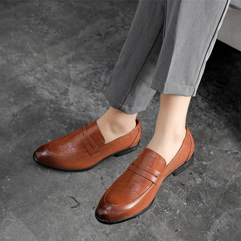 

Европейские мужские кожаные туфли, с острым носком, деловые классические туфли, деловые повседневные кожаные туфли, лоферы в стиле панк