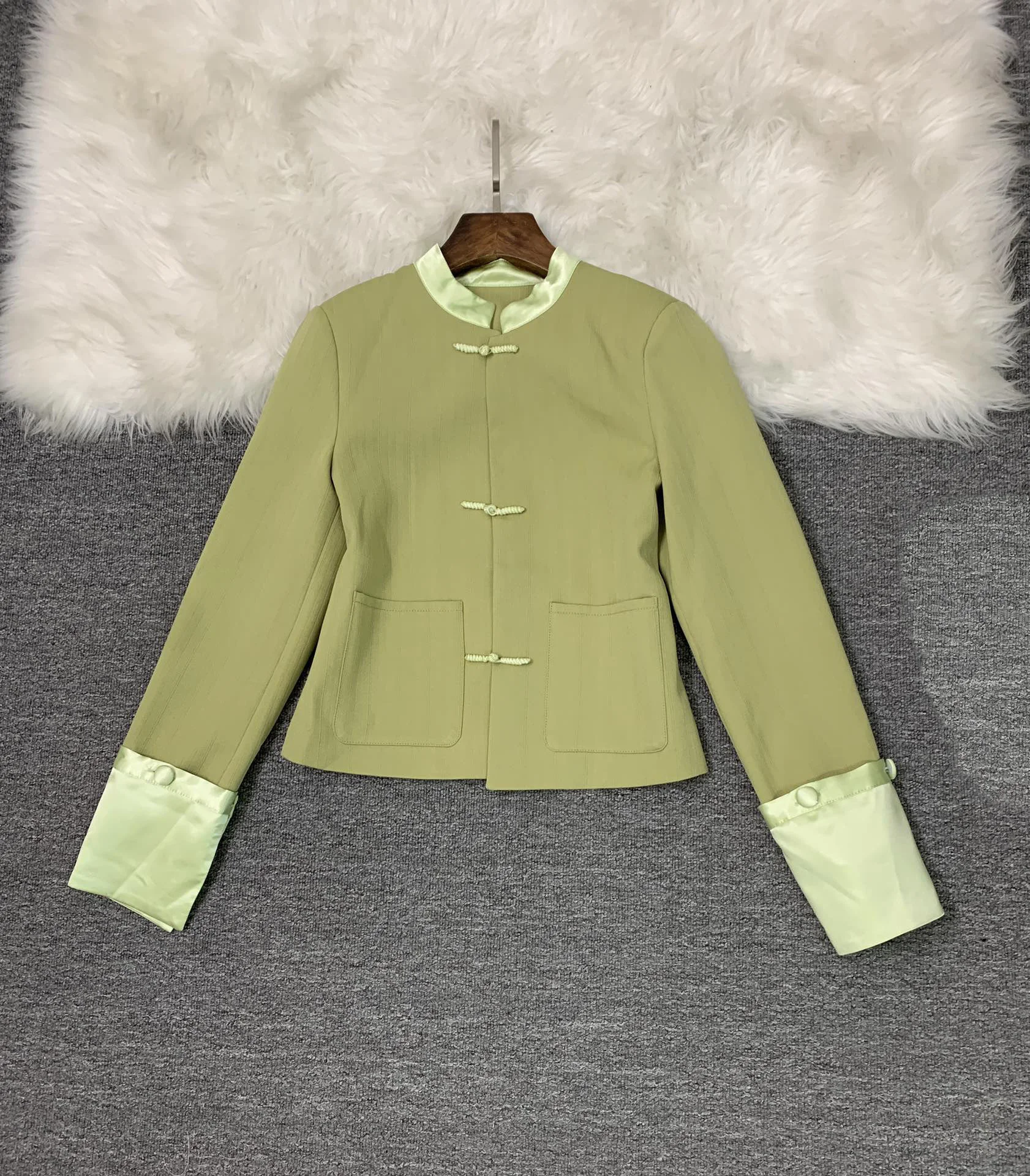 

Ранняя осень, новый стиль, искусственная Роскошная мода, Национальный воротник, зеленый ретро небольшой очаровательный женский coat11/