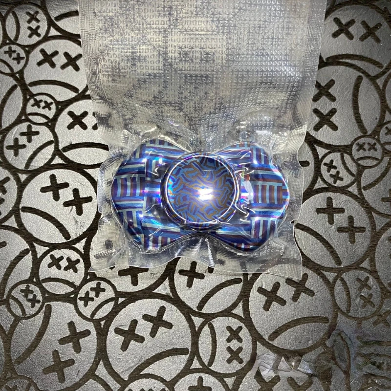 

Совершенно новый фирменный гироскоп для кончиков пальцев из титанового сплава, полная упаковка