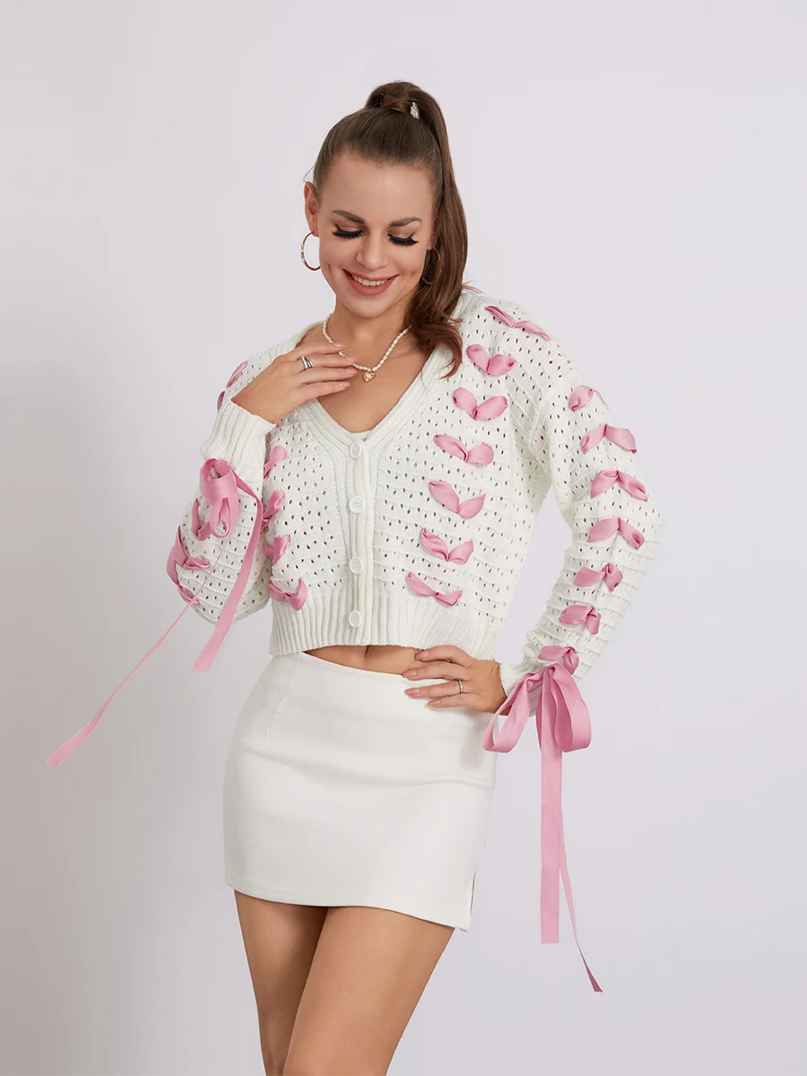 Женский укороченный кардиган с длинными рукавами контрастного цвета v-образным