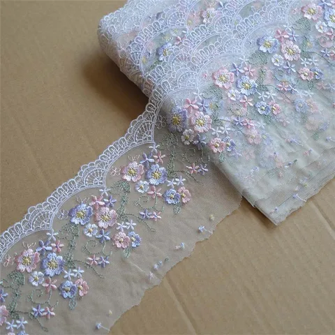 Розовая полиэфирная сетка с вышивкой и кружевом