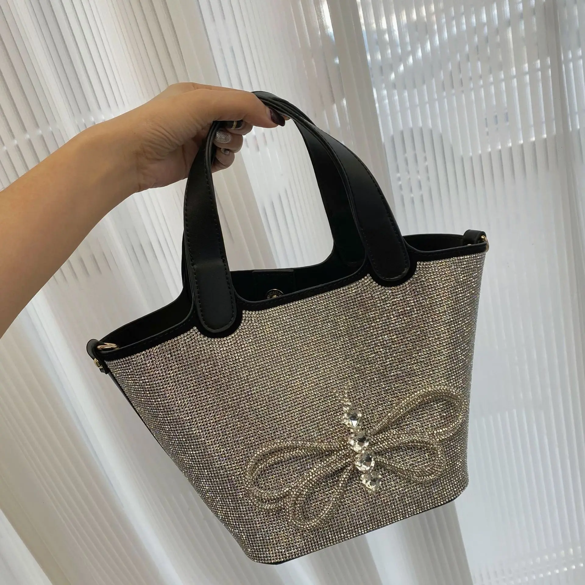 

Full Diamond Bags Women 2023 New Diamond Inlaid Bucket Bag Diamond Chain Bag Handheld Messenger Bag Bags For Women Soft Surface