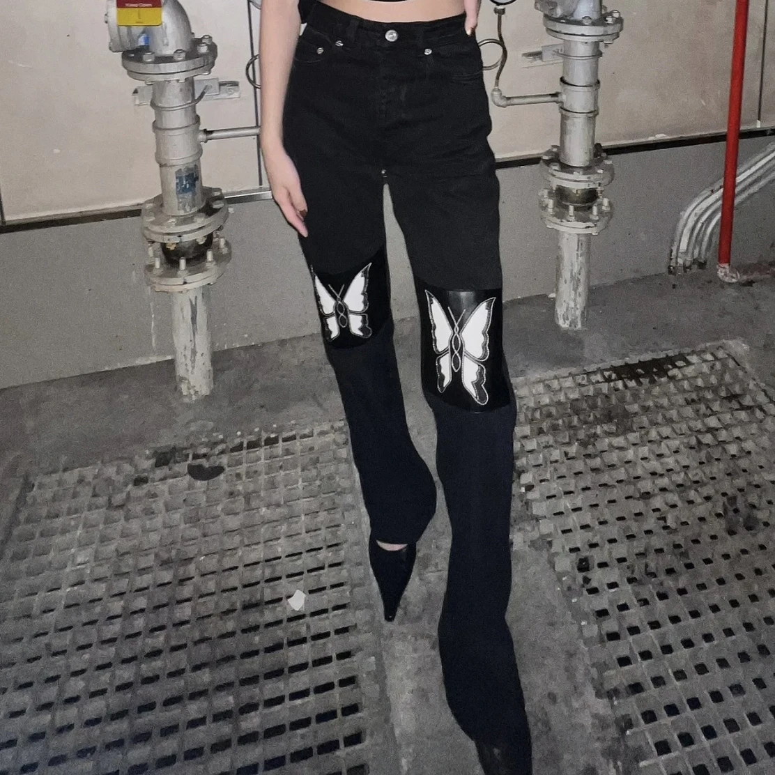 Butterfly Leather Embroidery Straight Denim Jeans Black Washed Patchwork Casual Distressed Jeans Pants Men Streetwear Hip Hop