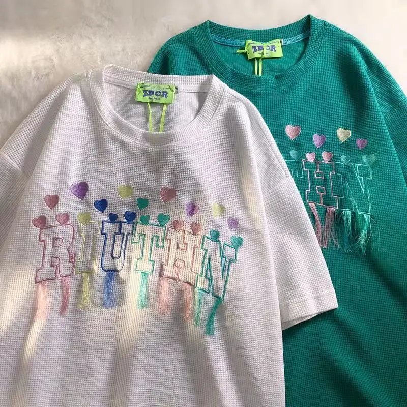 

Женская Винтажная футболка в стиле Харадзюку, белая футболка с принтом в виде сердца, бахромы и вышивкой букв, летняя футболка с вафельным п...