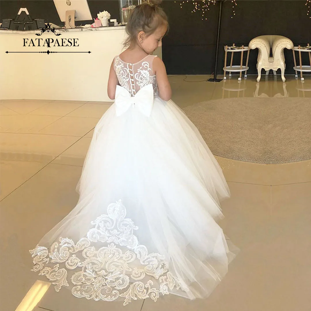 

FATAPAESE White Flower Girl Dress Vintage Buttons Bow Tulle Lace Wedding Party Girl Dress With Long Train First Comunion Gown