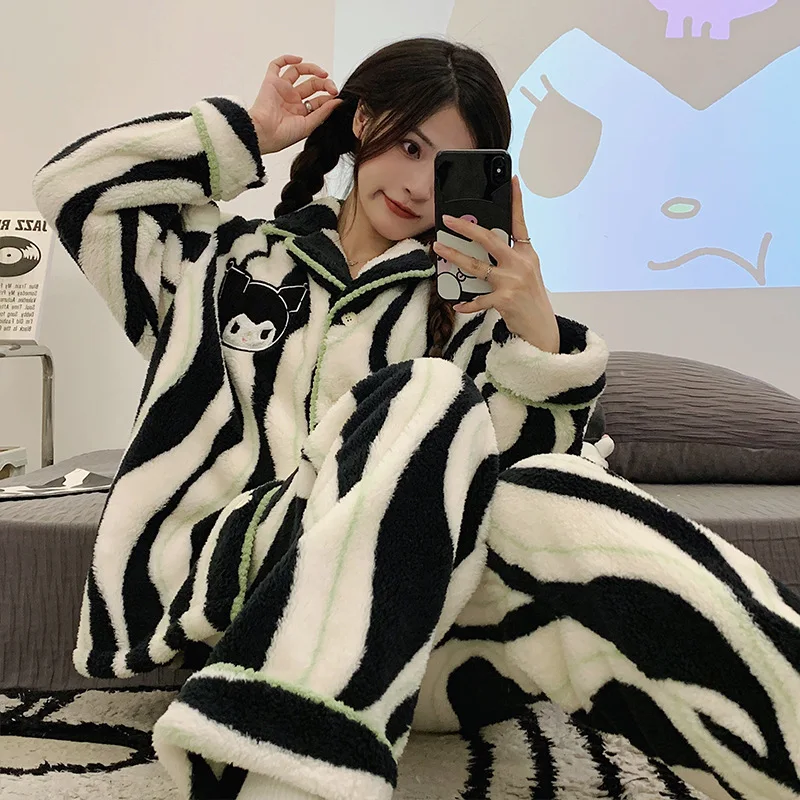 

Плюшевая полосатая Пижама Sanrio, Зимняя женская Милая теплая и бархатная утепленная Свободная Домашняя одежда с героями аниме Kuromi