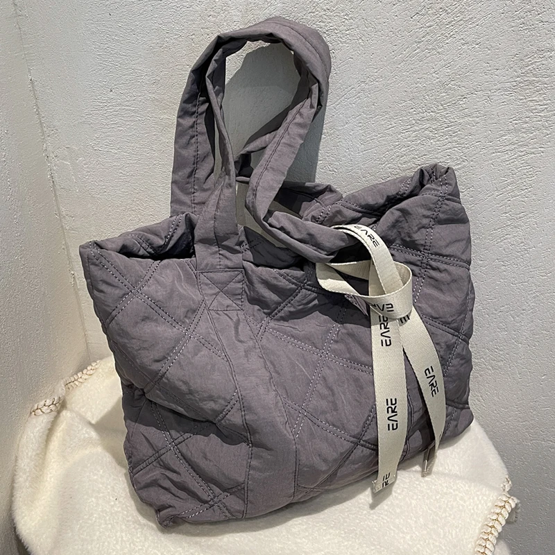 

2022 Brand Nylon Quilted Quilted Shopper Totes Luxury Big Designer Women Handbags Lady Soft Warm Shoulder Satchels Bags
