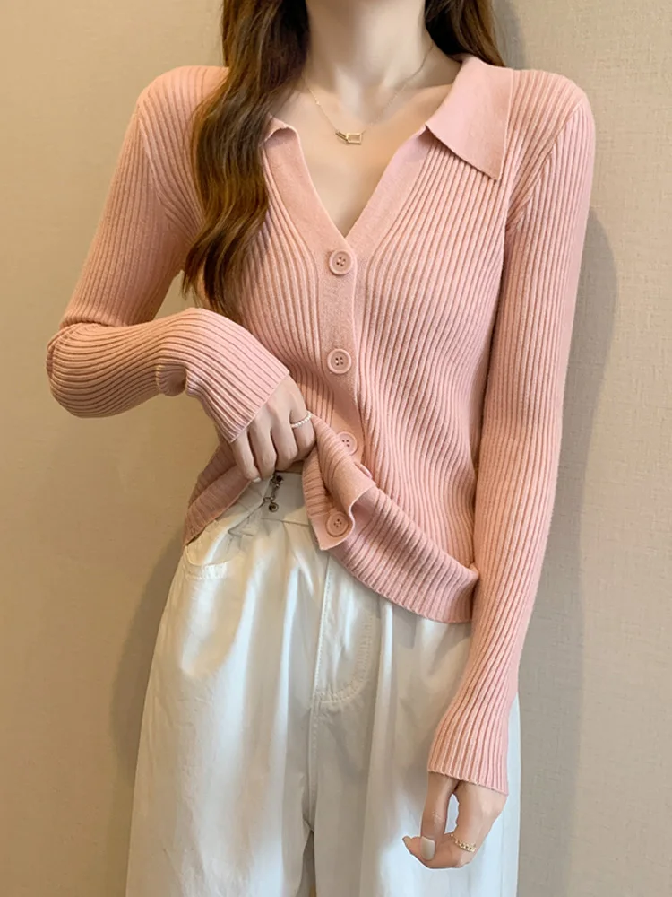 

A Top women's long-sleeved spring and autumn all-match casual V-neck short top women's clothing design niche new long-sleeved