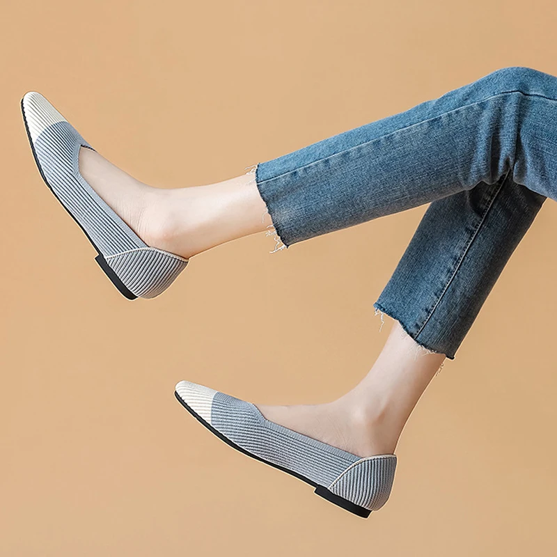 Мокасины на плоской резиновой подошве с квадратным носком без застежки