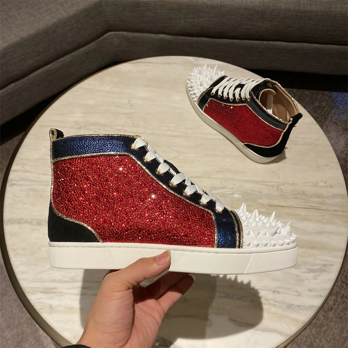 

Men's Luxury Designer Sneakers Rhinestone Rivet Decorative Shoes Red Sole Shoes Women Couples Casual Party Shoes