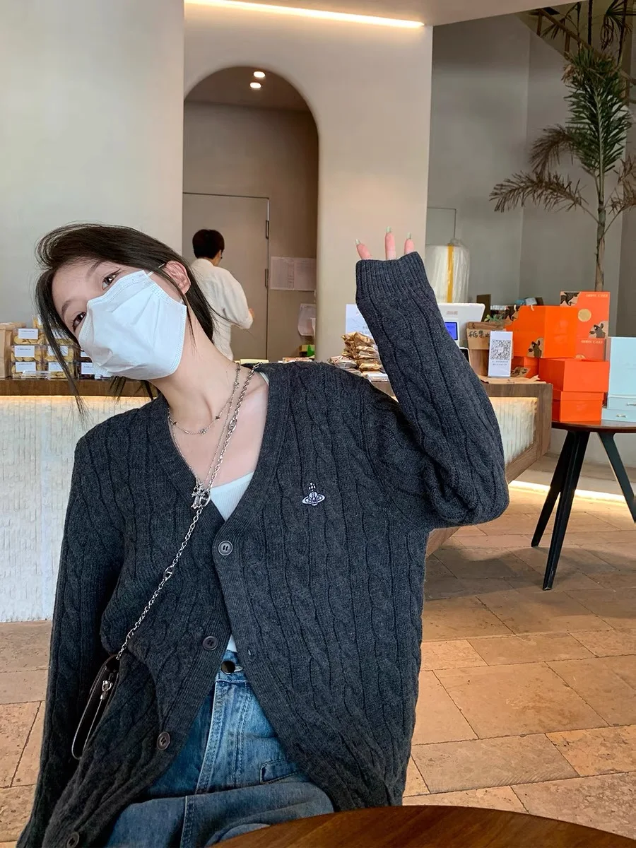 

2023 Women's Autumn/Winter New Trendy Cashmere Embroidered Cardigan V-neck Loose Soft Embroidered Fashion Korean Retro Top Girl