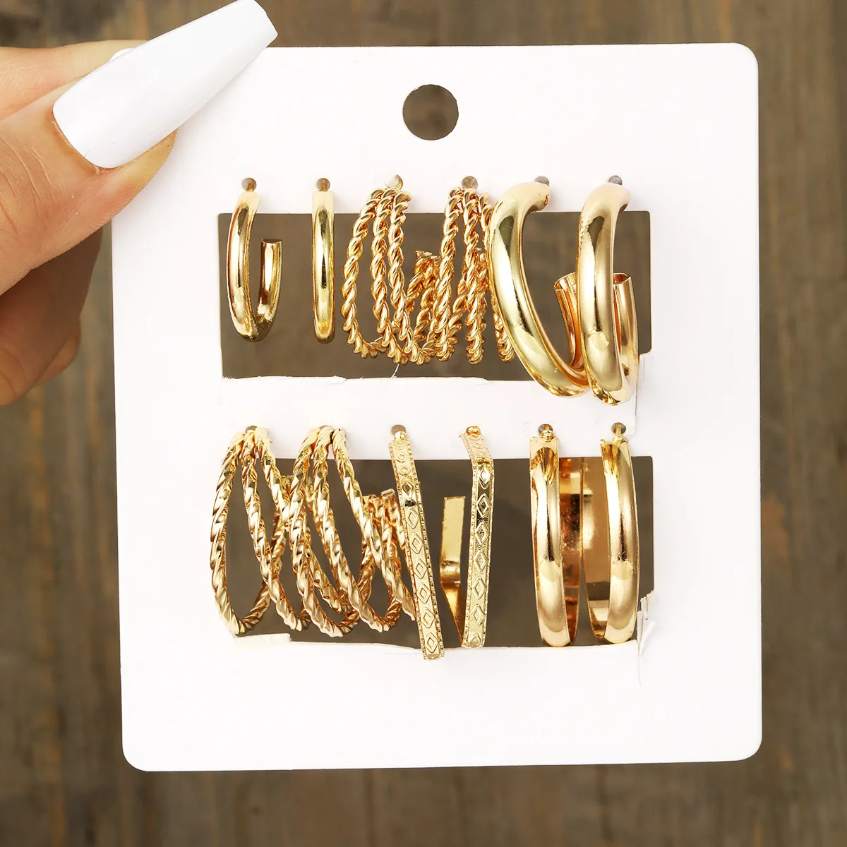 

Design Geometric Round Hoop Earrings for Women Vintage Creative Twisted Metal Dangle Earring 2023 New Girl Trendy Jewelry Gifts
