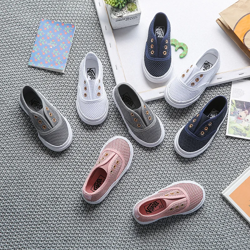 

2022 summer new boys and girls hollow mesh shoes low-top canvas shoes